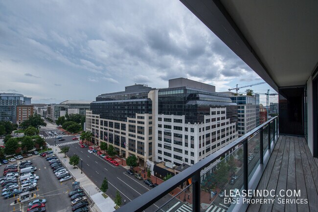 Building Photo - 920 I St NW