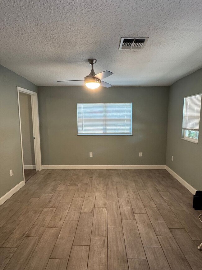 Building Photo - 2 bedroom 1 bath in Saint Cloud ALL UTILITIES INCLUDED