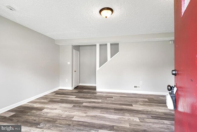 Building Photo - 8114 Allendale Dr