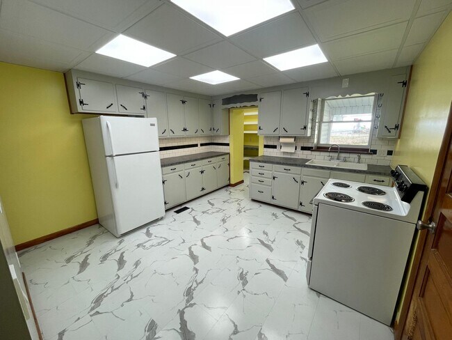 Building Photo - 222-224 Cleveland Ave.