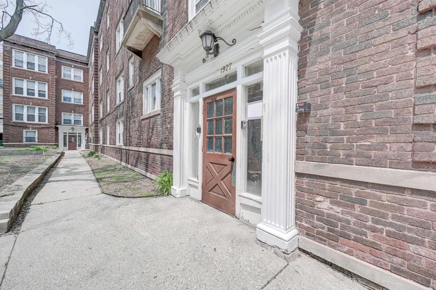 Building Photo - 1925 N Prospect Ave