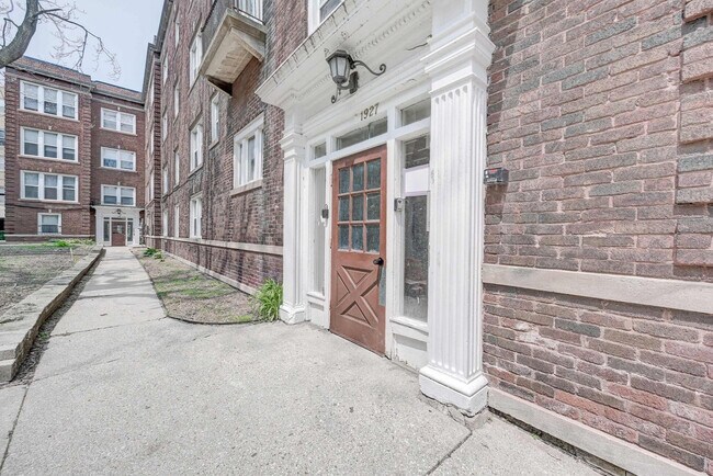 Building Photo - 1927 N Prospect Ave