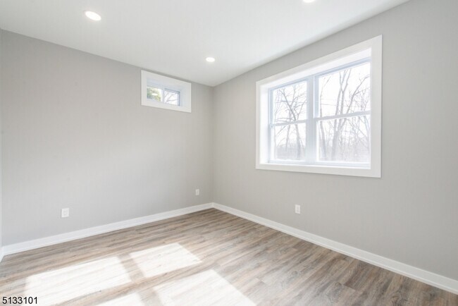 Building Photo - 31 Berkshire Valley Rd