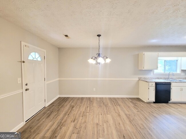 Building Photo - 10834 Sunfield Way