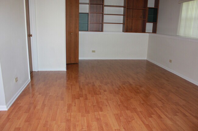 Building Photo - 410 Ashwood Ct