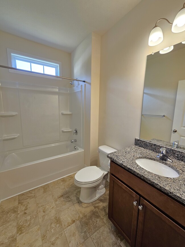Building Photo - 558 Castleby Dr
