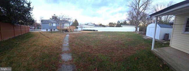 Building Photo - 4813 Lawrence St