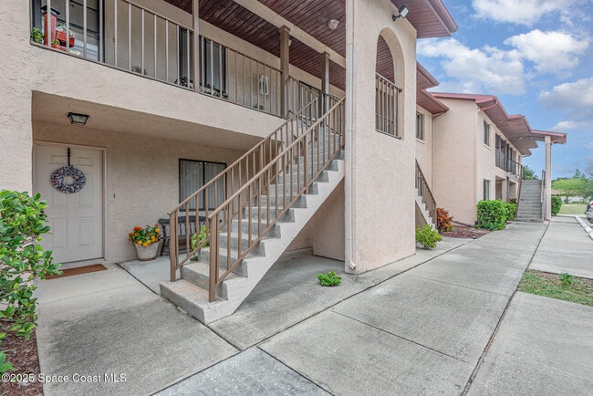 Primary Photo - 307 La Paloma Ln