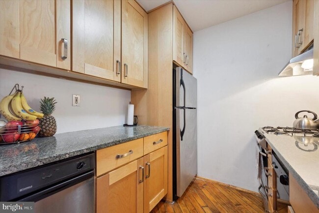 Building Photo - 122 Chestnut St