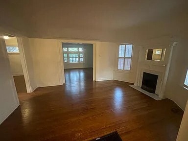 Building Photo - 2723 Kenwood Ave