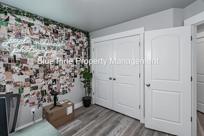 Building Photo - 3002 Sandy Dr
