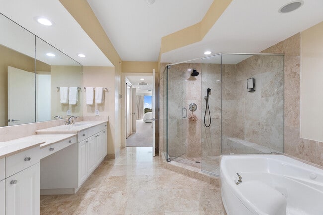 Building Photo - 20201 E Country Club Dr