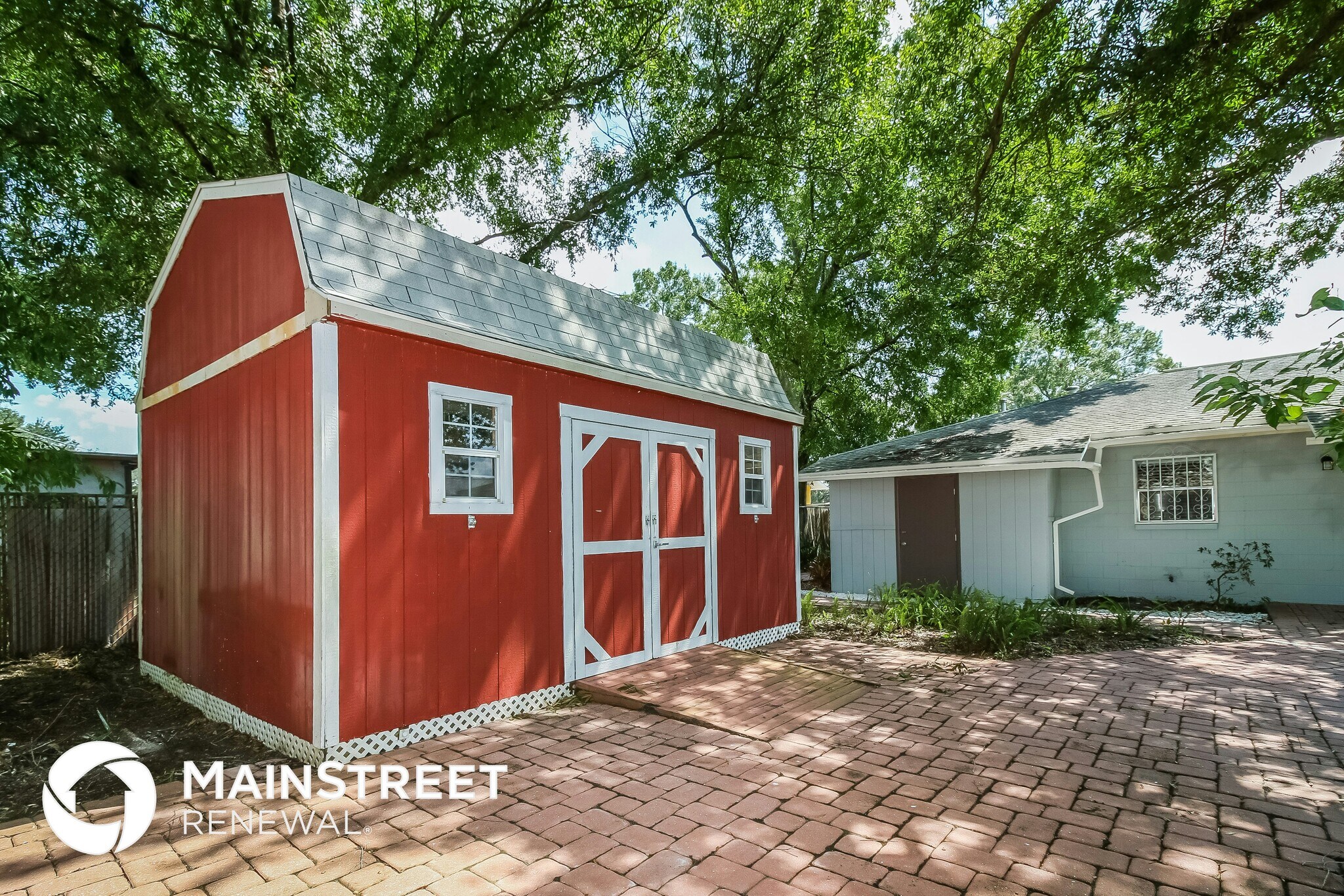 Building Photo - 804 Greenbriar Dr