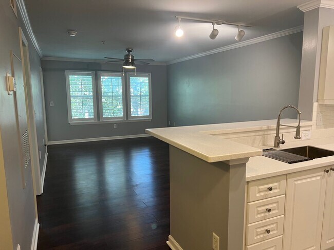 Building Photo - Beautifully Updated Brighton Bay Villa