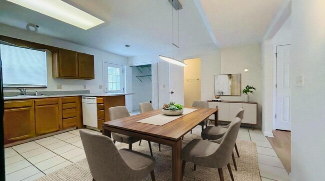 Building Photo - 23 Lexington Ct