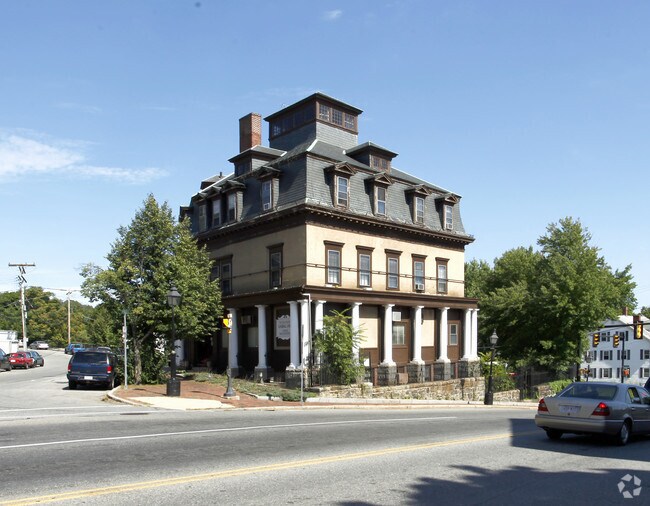 Building Photo - 271 Broadway