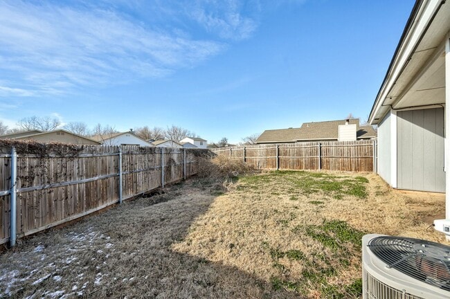Building Photo - 3 Bed, 2 Bath Home Near UCO and Hafer Park