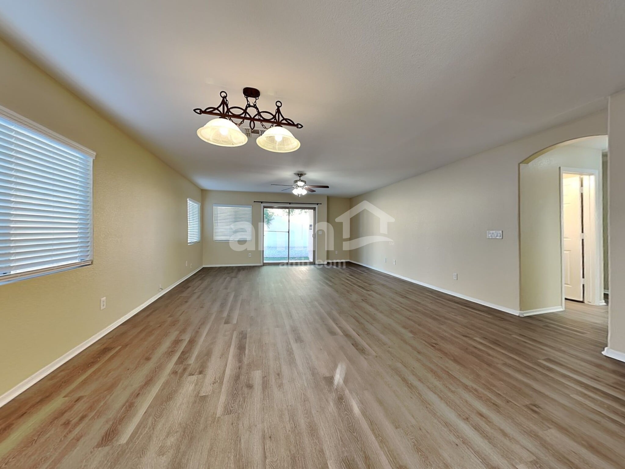 Building Photo - 2605 S Devonna Ln