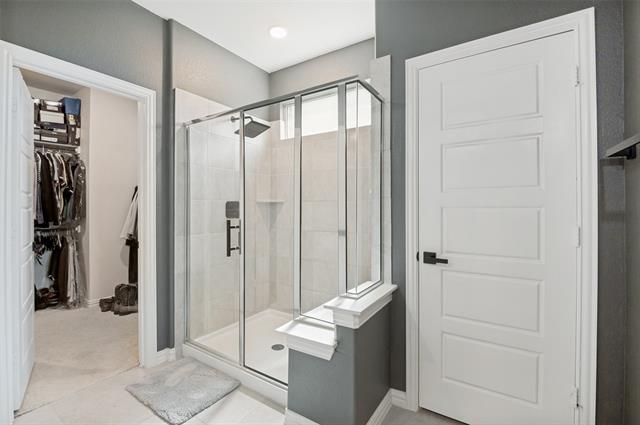 Building Photo - 656 Bethpage Dr