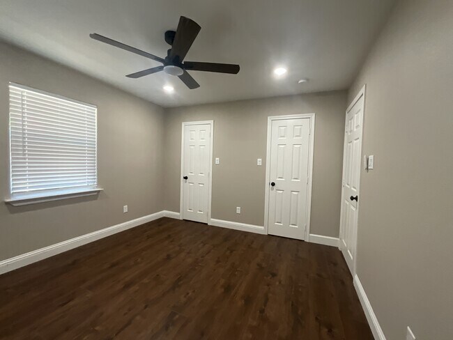 Building Photo - 261 Bois D Arc St