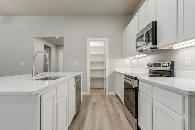 Building Photo - 4 Bedroom 2 Bathroom Home in South Lubbock!