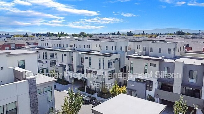 Building Photo - 3030 Boyter Pl