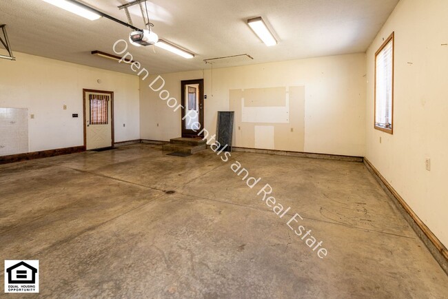 Building Photo - 6135 Co Rd 31