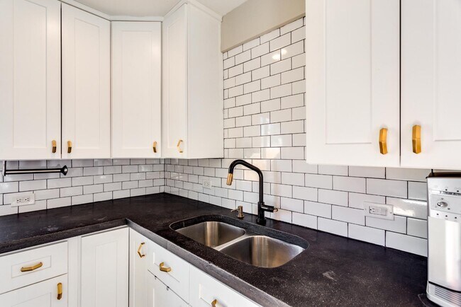 Building Photo - 3510 Columbine St