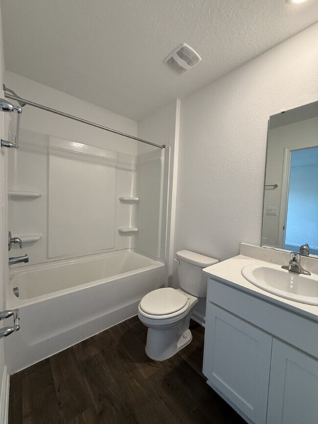 Building Photo - "Charming 2-Bedroom Townhouse Retreat with...