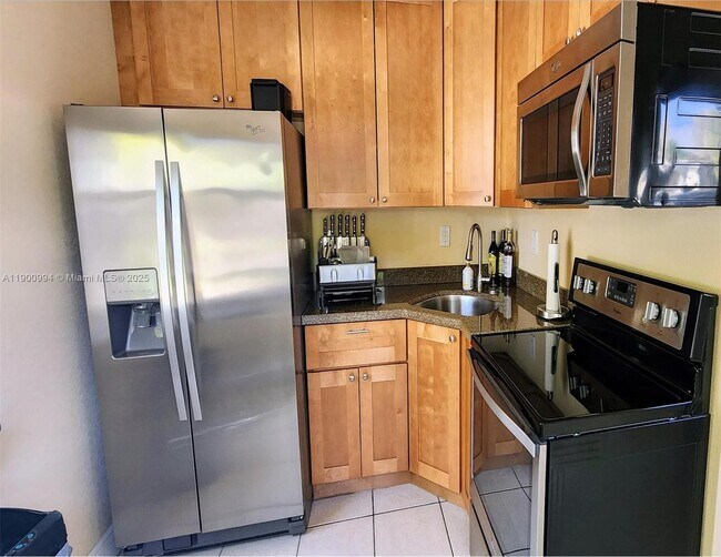 Building Photo - 300 SW 20th St