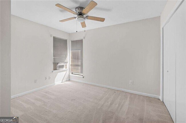 Building Photo - 990 Chapman Ln