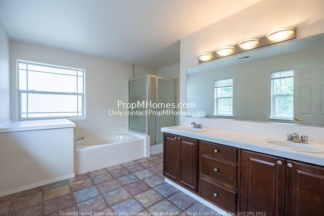 Building Photo - 7561 SW Thornton Dr