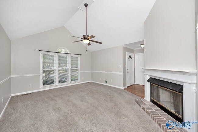 Building Photo - 180 Jarrett Ln