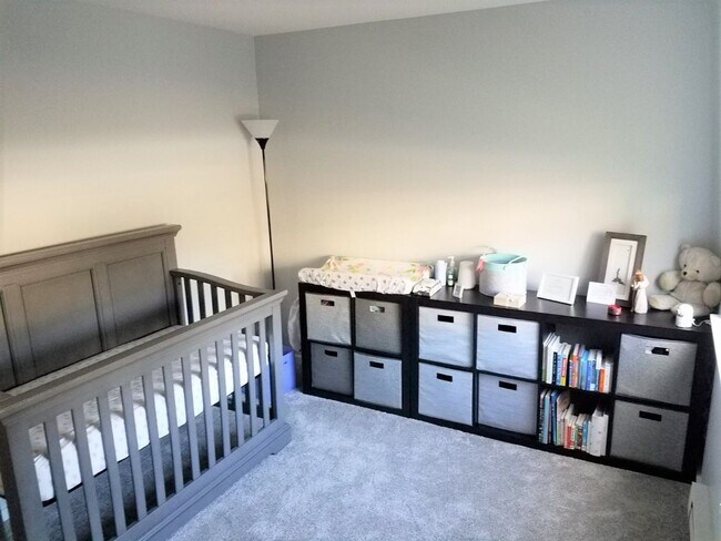 Building Photo - 3 Bedroom Mill Creek Condo!