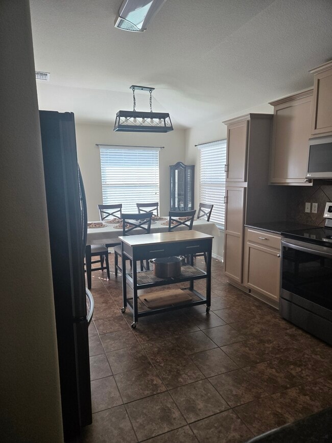 Building Photo - 320 Ammonite Ln