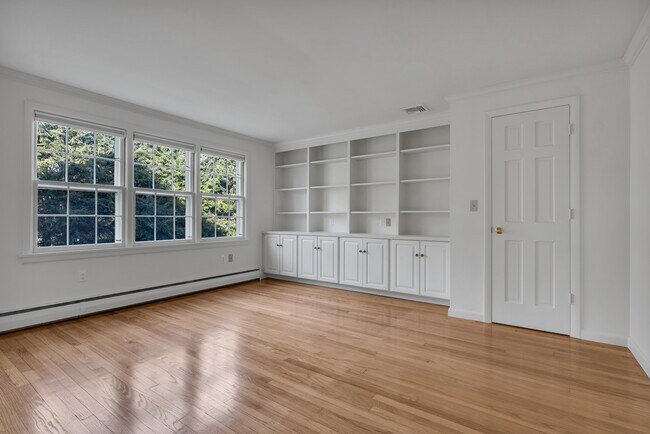 Building Photo - 14 Neptune Ave