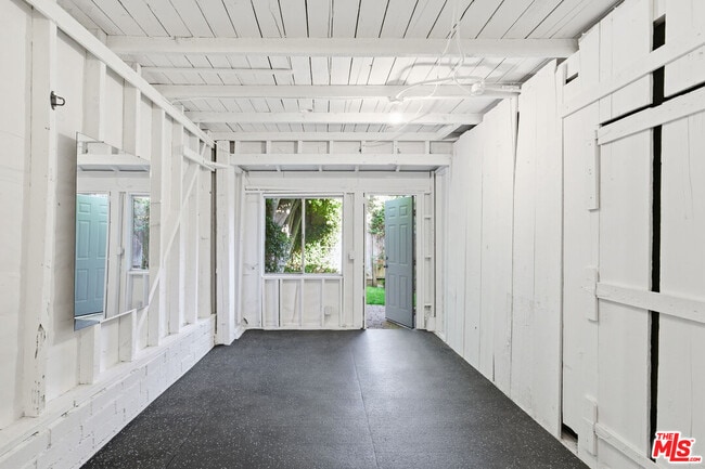 Building Photo - 7261 Waring Ave