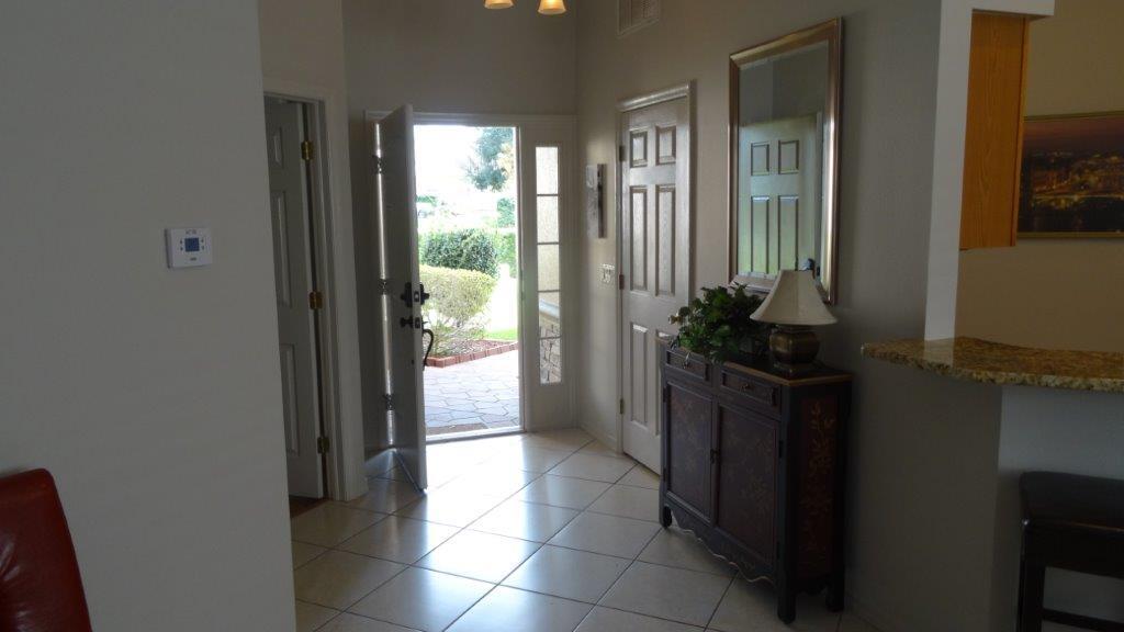 Entrance/Foyer - 979 West Skyview Crossing Drive