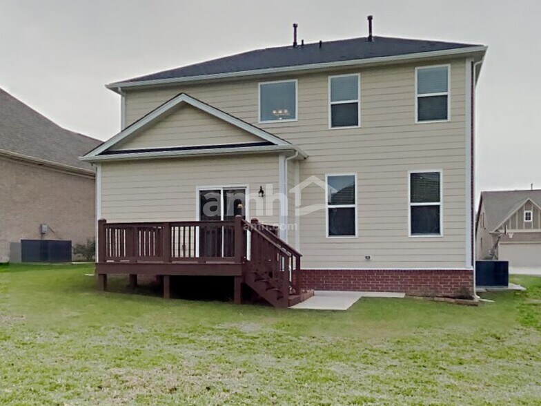 Building Photo - 7010 Bennett Dr.