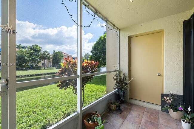 Building Photo - 428 Lakeview Dr