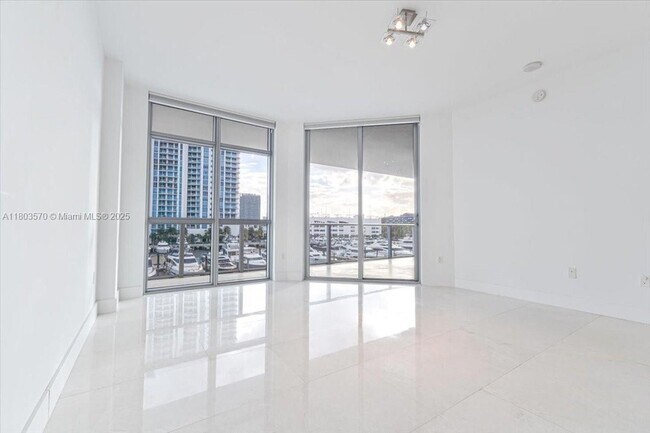 Building Photo - 17301 Biscayne Blvd