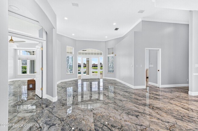 Building Photo - 975 Wildwood Dr