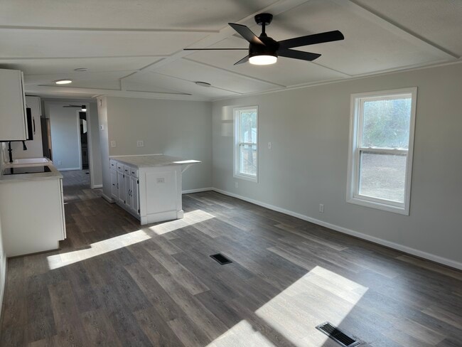 Building Photo - 72 Rolandale Ln