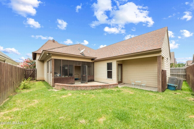 Building Photo - 126 Heathwood Dr