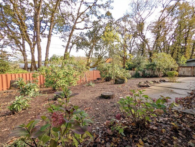 Building Photo - Great 3-Bedroom, 1.5-Bath Home In South Eugene!