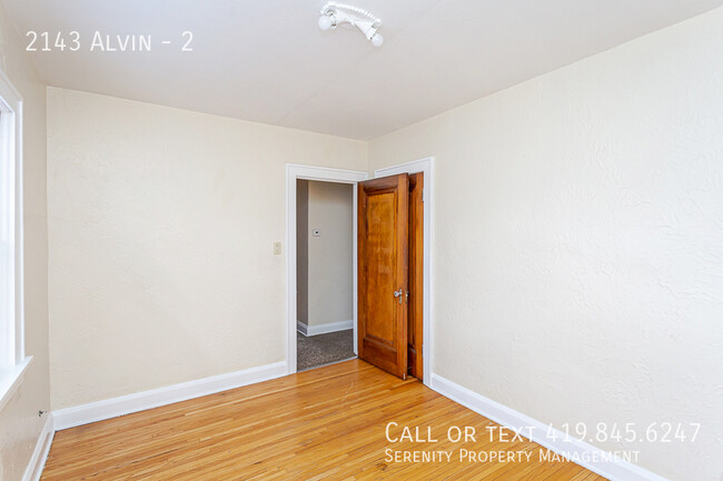 Building Photo - ?? Snag This Lucky Apartment Before the Le...