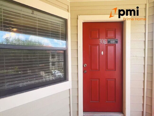 Building Photo - "Charming 2-Bed, 2-Bath Condo Oasis in Kis...