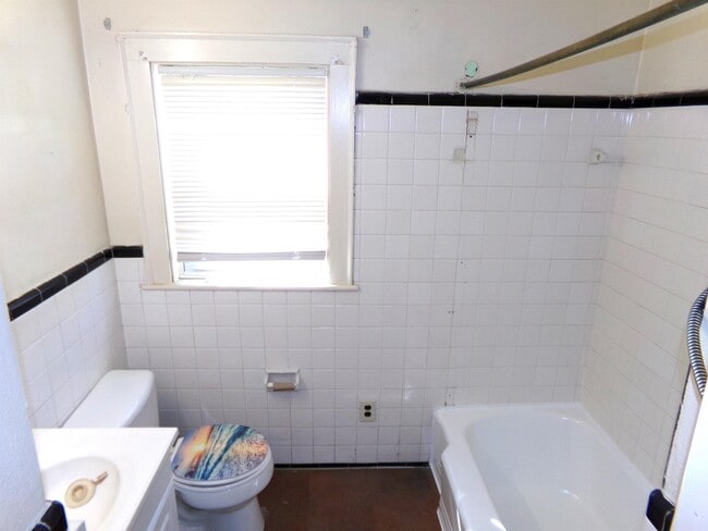 Building Photo - 4225 Hacienda St