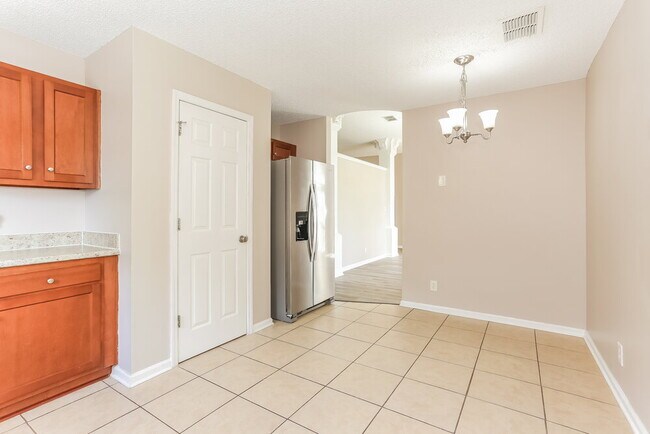 Building Photo - 11321 Hartland Rd