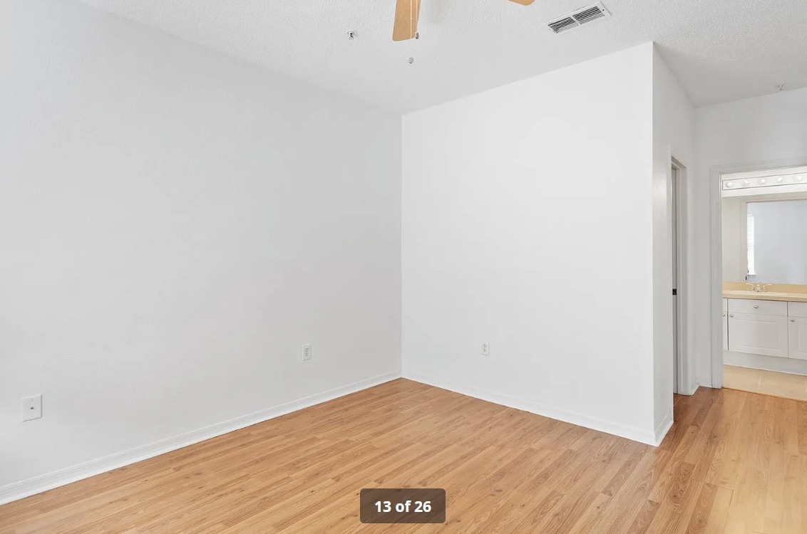 Building Photo - 18001 Richmond Pl Dr